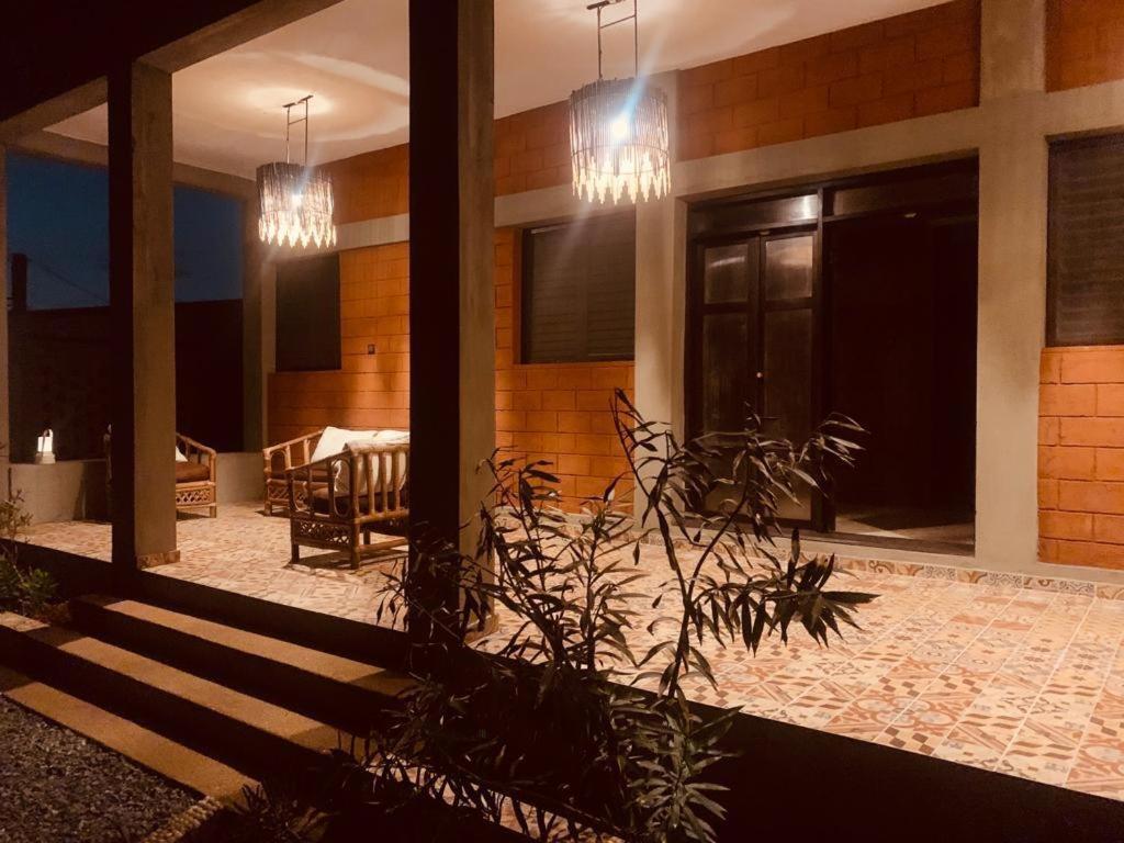La Maison Bleue Ломе Екстериор снимка